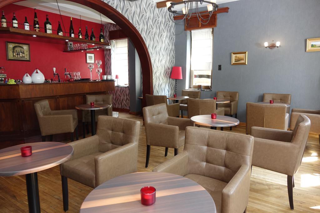 Logis L'Ermitage, Bistrot Des Saveurs Уфализ Екстериор снимка